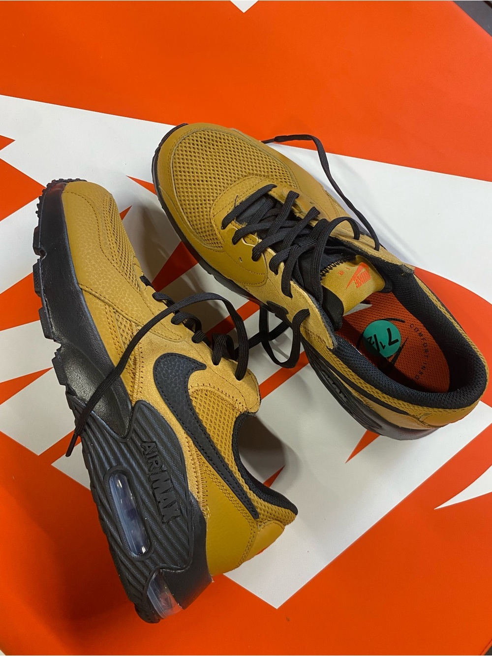 NEW Nike Air Max Excee Wheat and Black color Mens Shoes